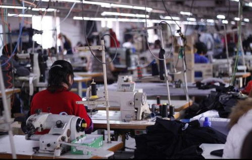 淡季突围 服装厂如何调整策略，实现零售市场的平稳过渡与长远发展