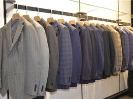 乔治·阿玛尼男装 优雅与经典的零售魅力